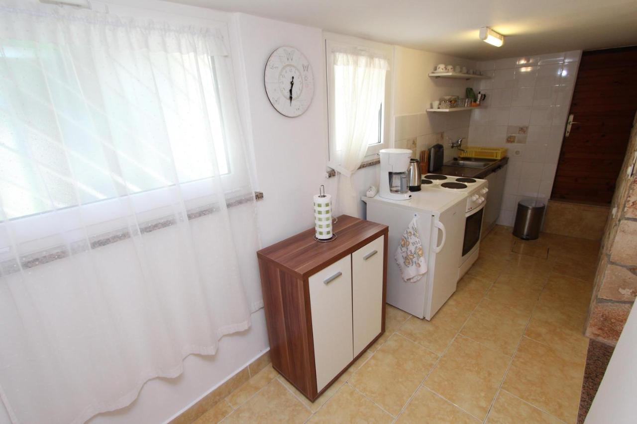 Apartments Knezovic Ровинь Экстерьер фото